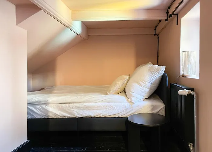 아파트 Awangardowy Loft52 *